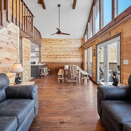 Dog Friendly! Views! Hot Tub! Close To Pf! Gsmnp